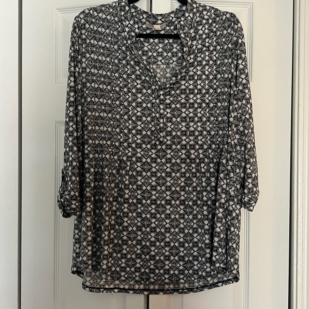 Dress Barn Black and White 3/4 Sleeve Blouse